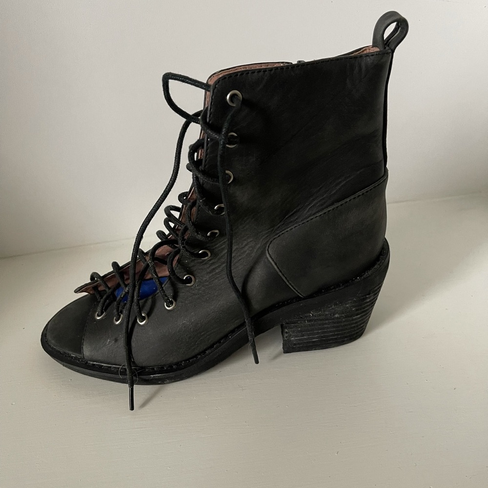Jeffrey Campbell Lace Up Boots - Size 8.5 - Picture 4 of 4